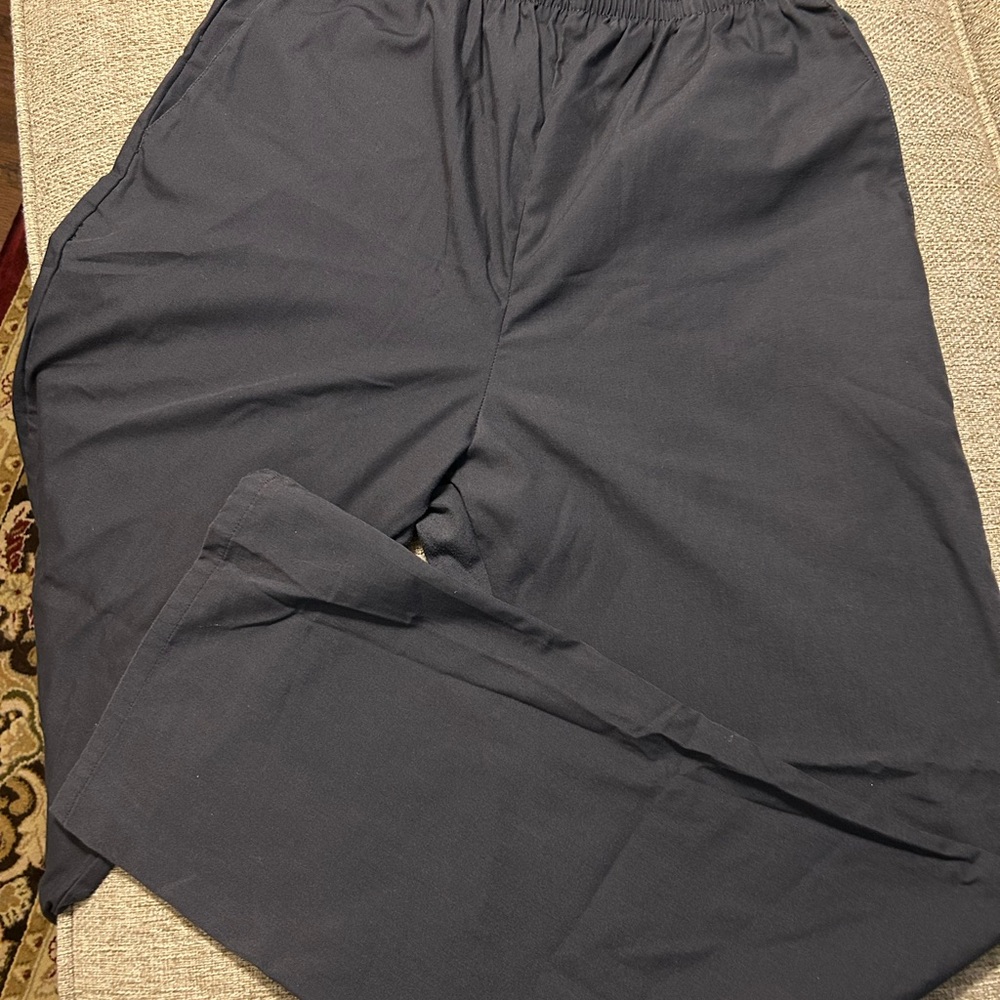 Women's Gray Scrub Set - Picture 3 of 5